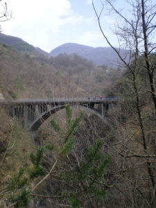 En af broerne ved Valvestino